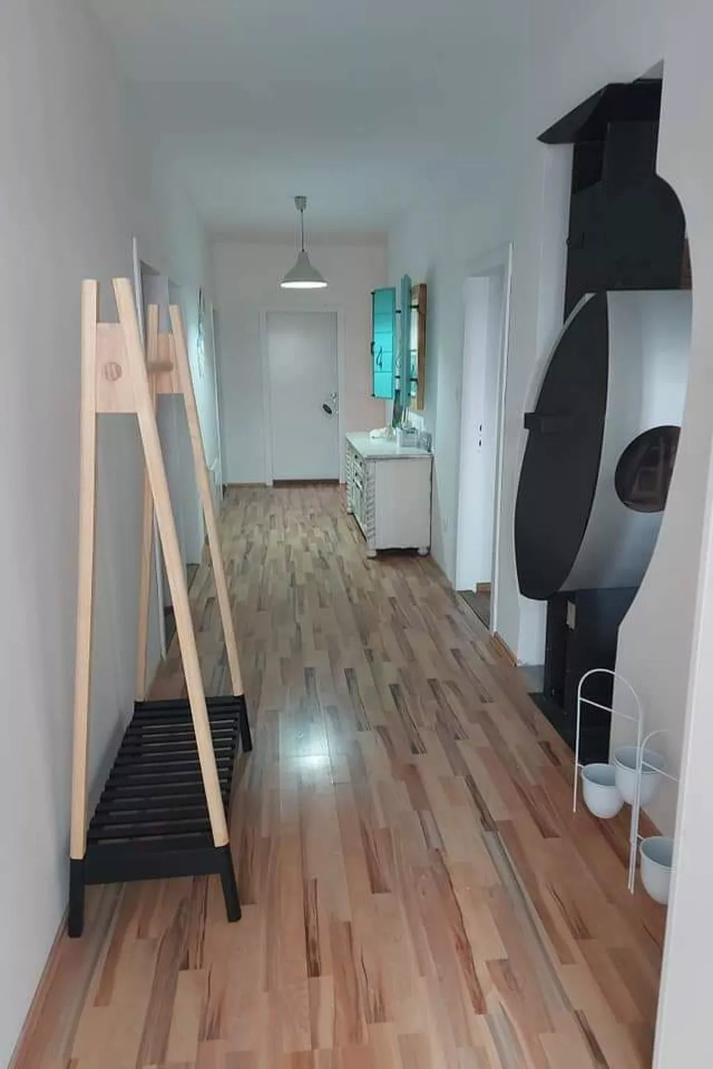 Mit Blick auf das Wasser-Inside