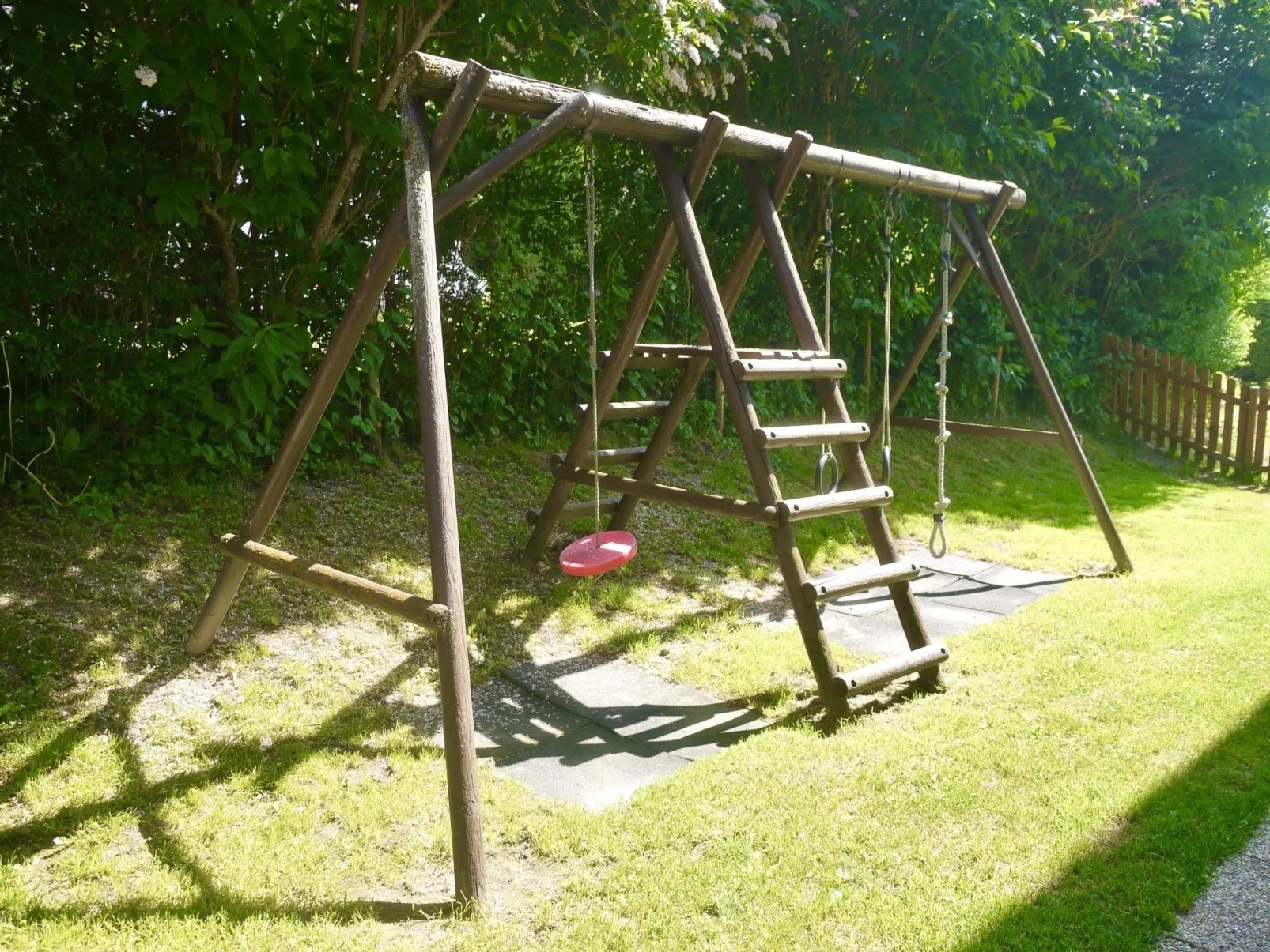 Wohl eingerichtete Wohnung mit eigenem Balkon-Outside
