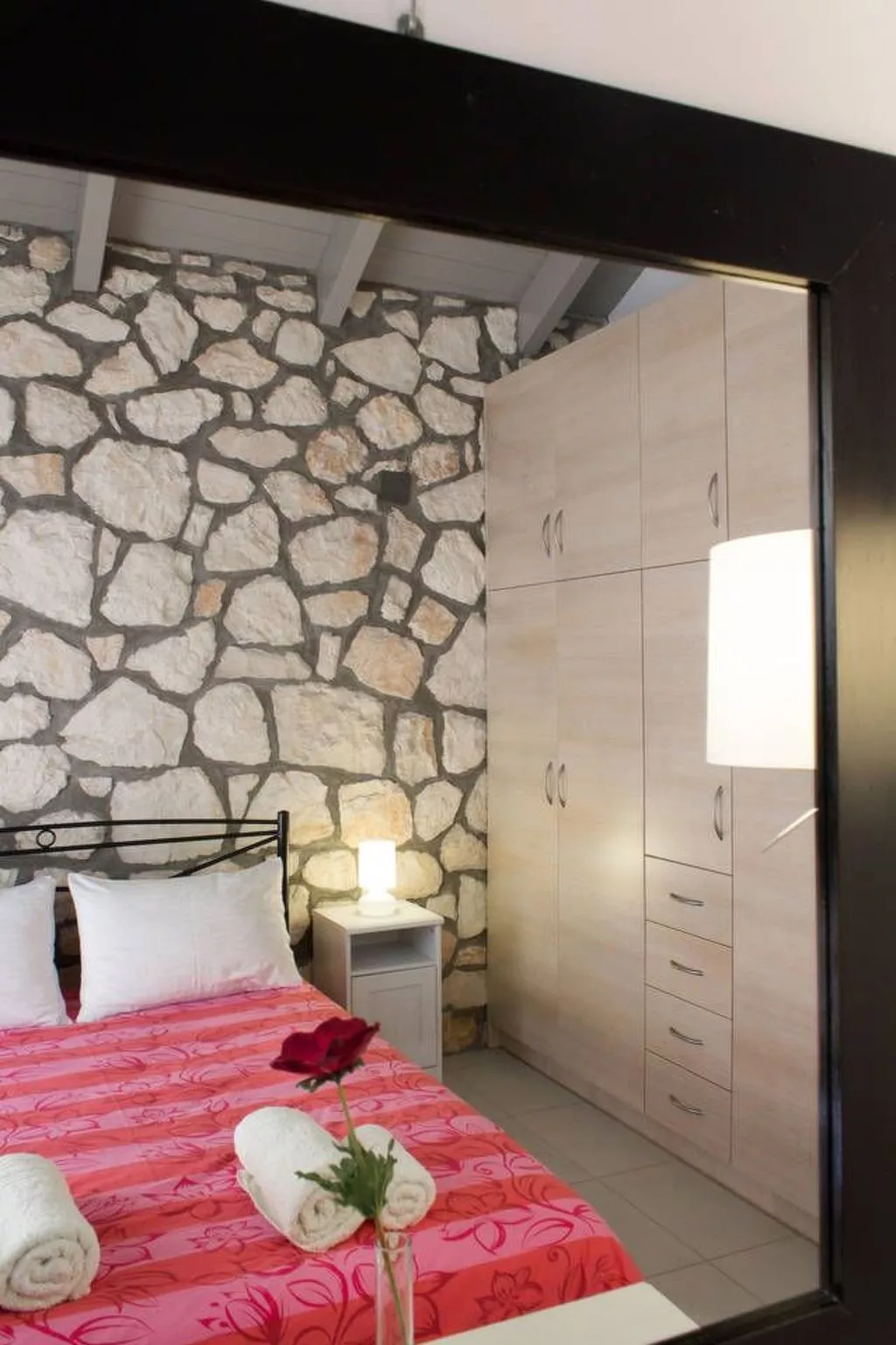 Villa mit zwei Schlafzimmern für 6 Personen. Parken, WiFi-Image-tags.info