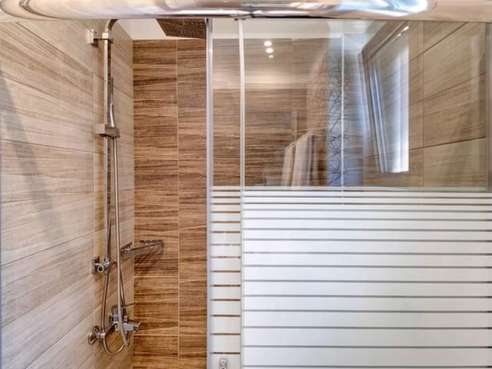 Luxuriöse Steinvilla Emily nahe dem Strand von Mylos-Dedans