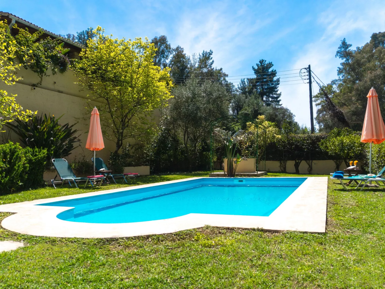 Mit Privatpool für 5 Personen und 1 Kind in Dassia, Nordgriechenland-Draußen