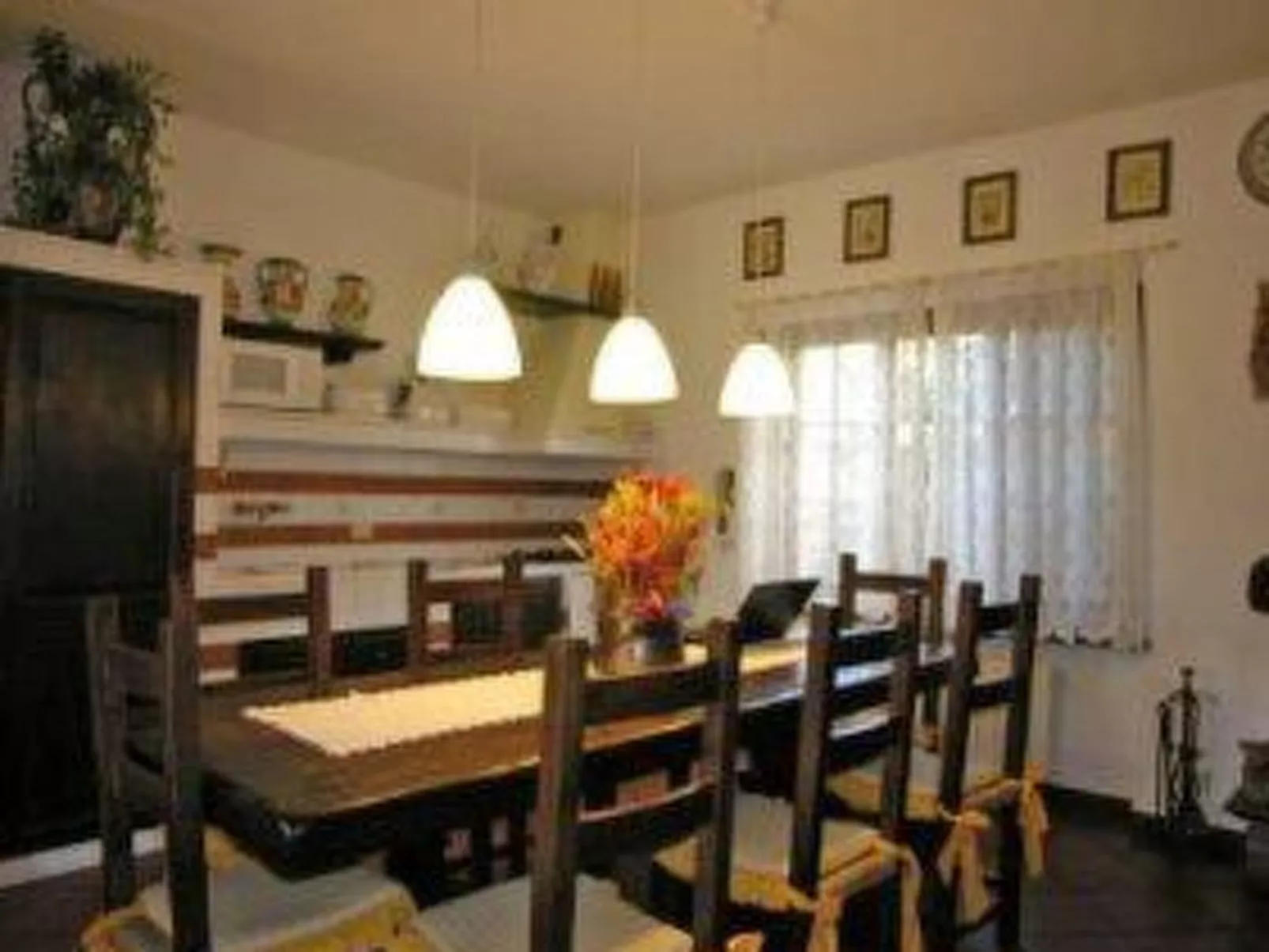 Villa mit privatem überdachbarem Pool-Dedans