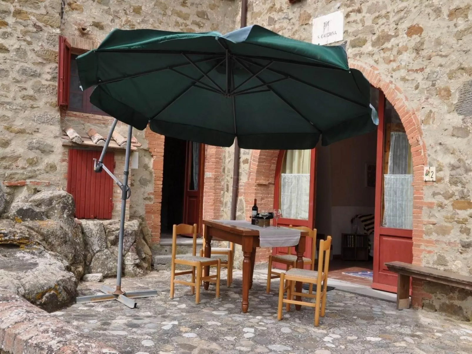 Schloss Selvole B3-Draußen