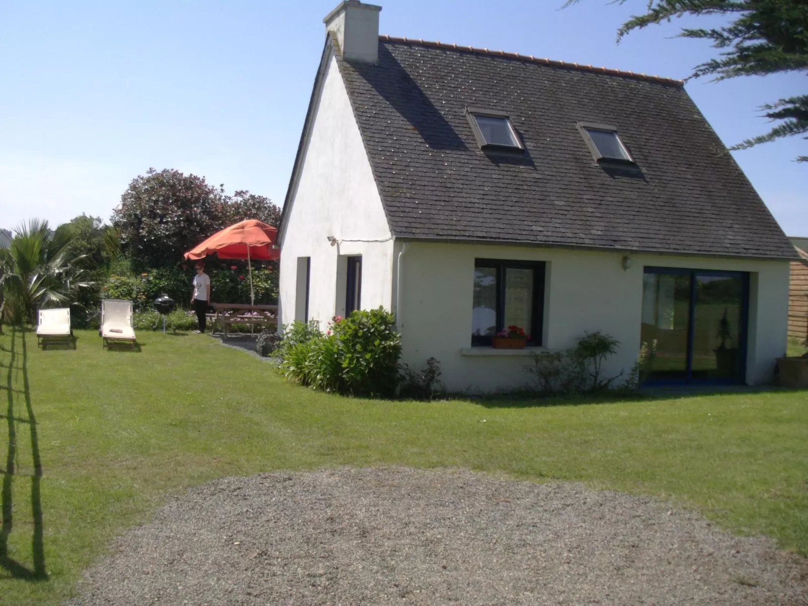 Mit Blick auf das Wasser-Dehors