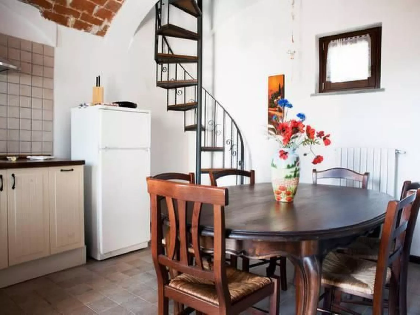 Wohnung in Brusasco mit Garten, Terrasse und Grill-Drinnen