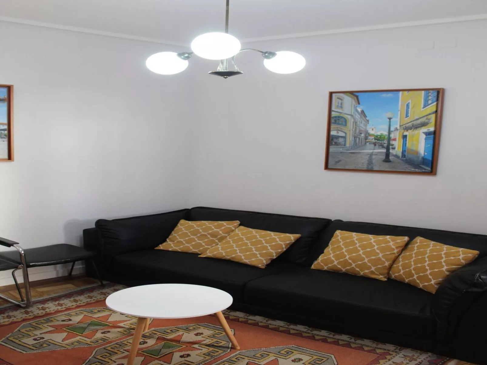 Aveiro Apartment mit Patio-Drinnen