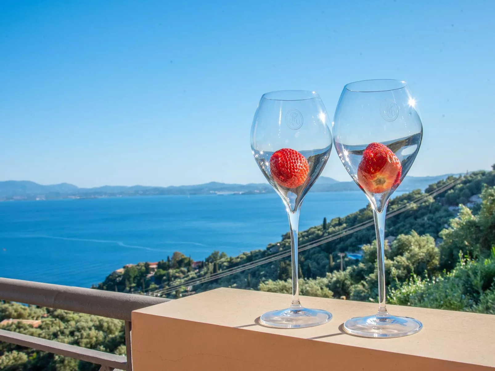 Villa Sotiris mit Pool und herrlichem Meerblick-Outside