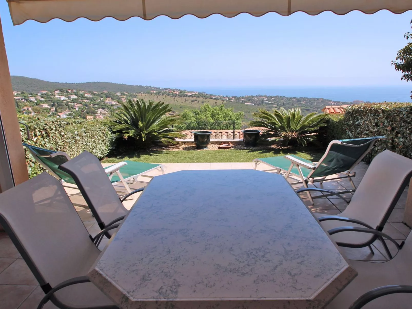 Mazet 4 pers - Blick aufs Meer - Schwimmbad - WiFi - Klima-Image-tags.info