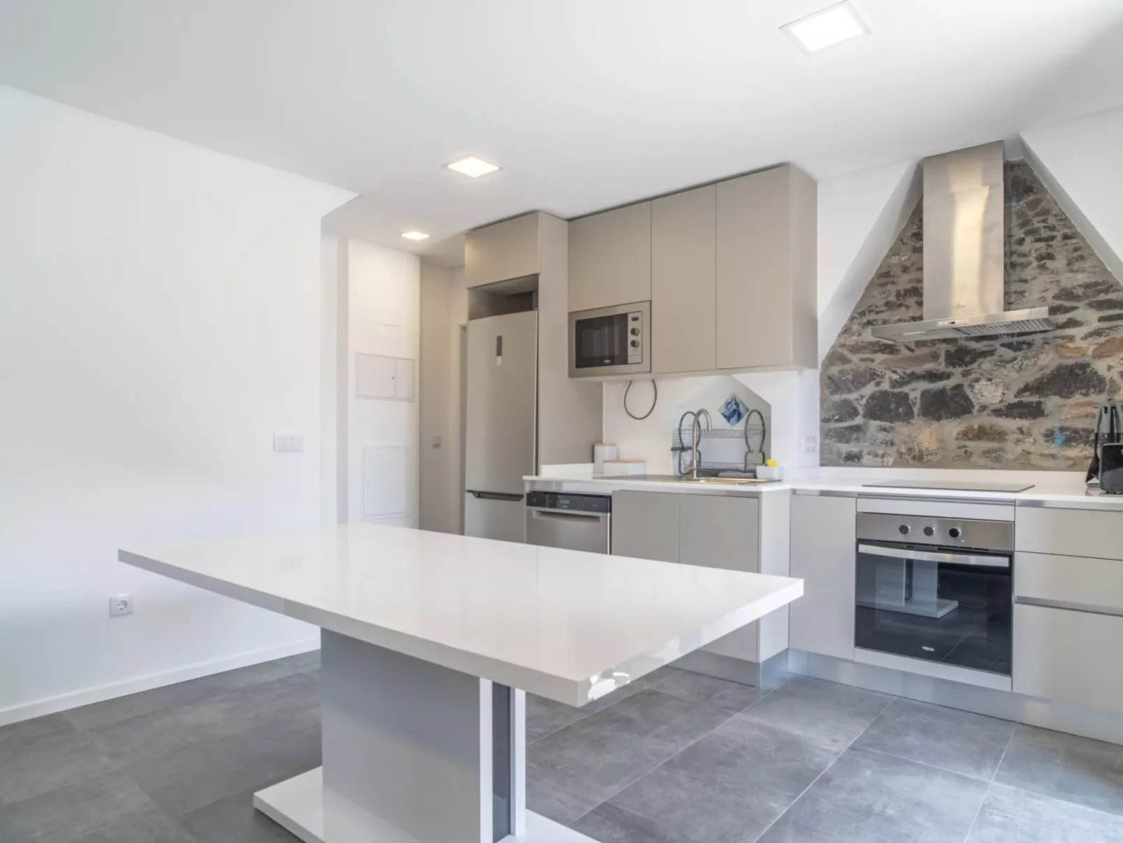 "Casa Lanço" mit Garten und Grill-Dedans