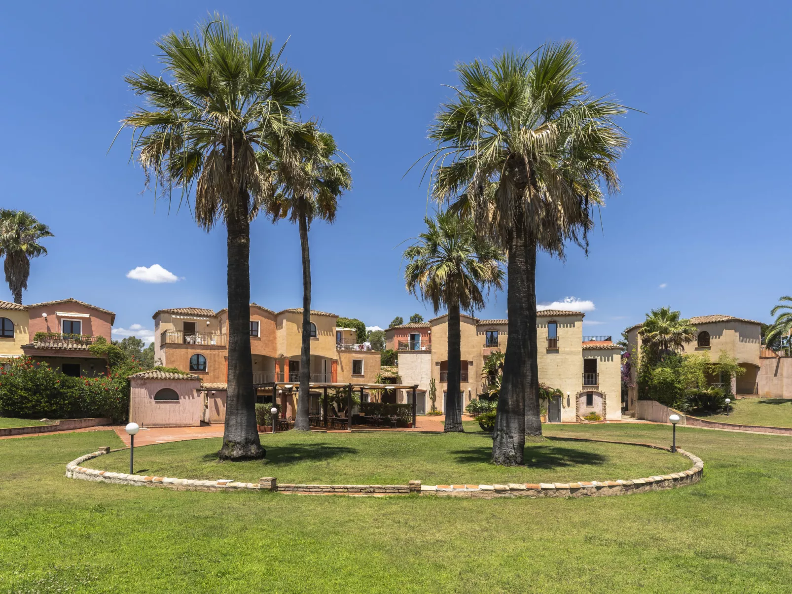 Baia delle Palme-Outside