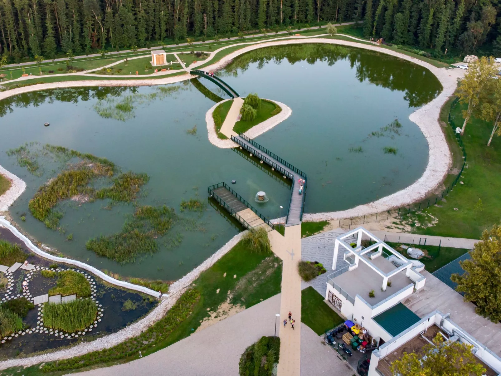 Bequem eingerichtete Wohnung mit großem Garten-Image-tags.info