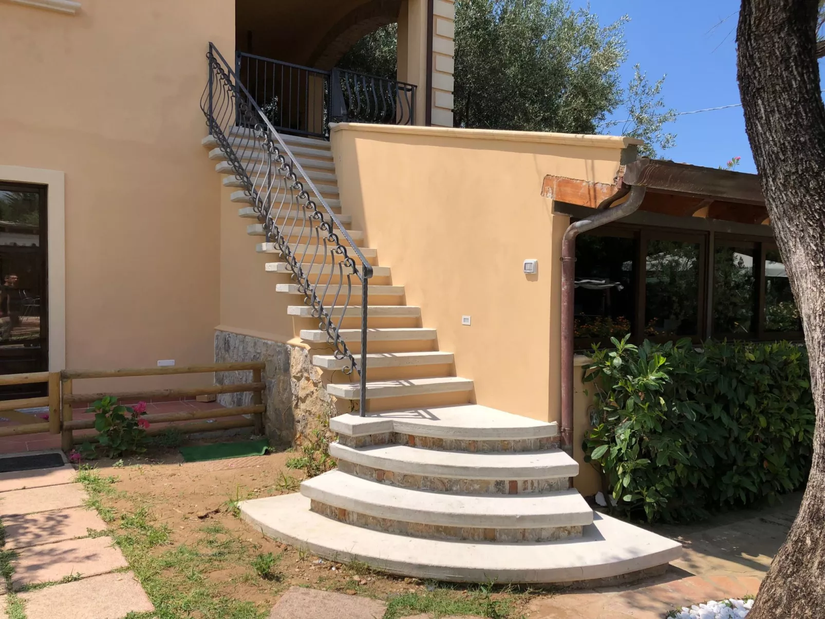 Appartement in Centola mit Grill, Terrasse und Garten-Dehors