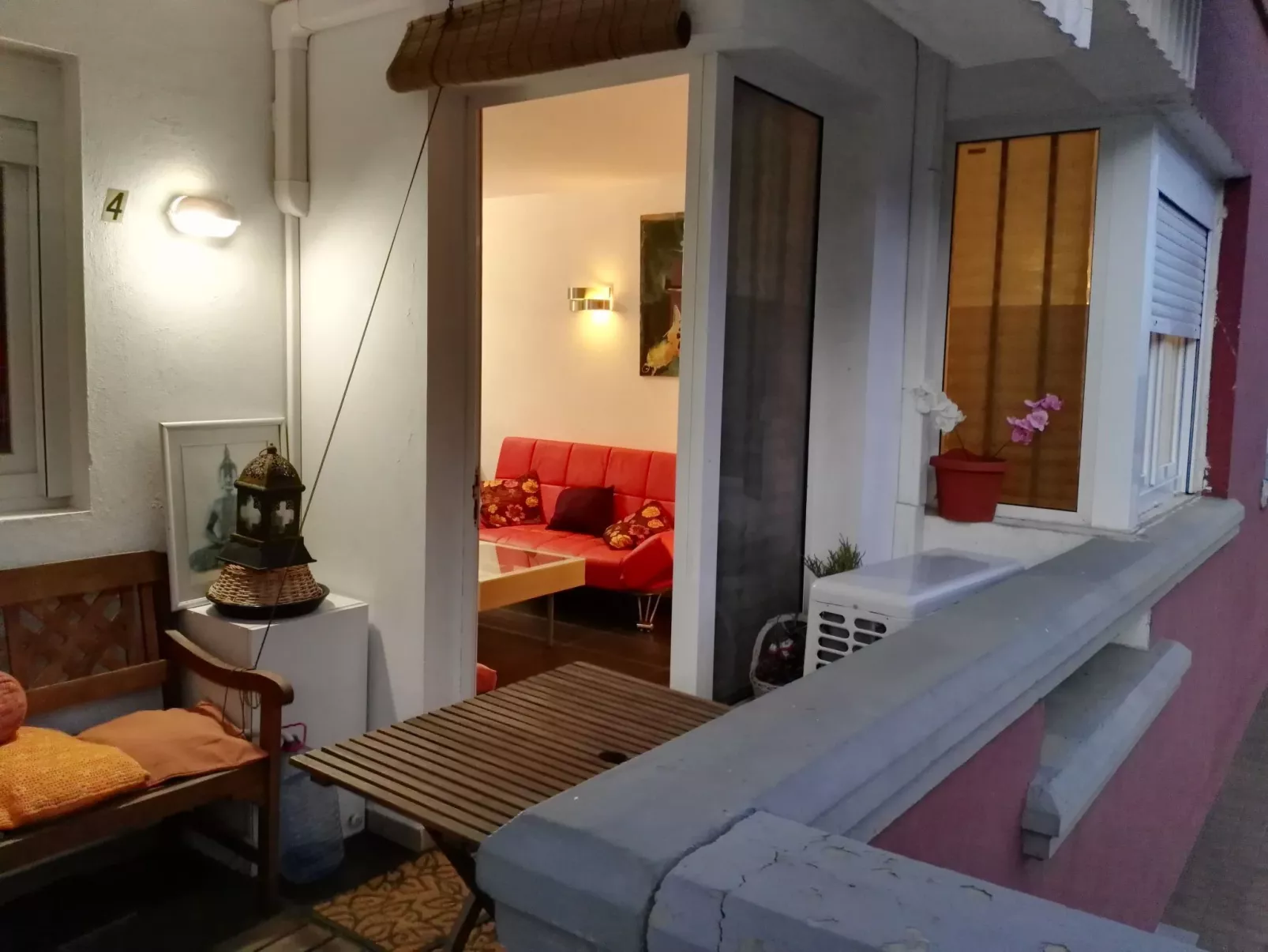 Appartement mit Balkon in einem Komplex mit Gemeinschaftspool am Meer-Drinnen