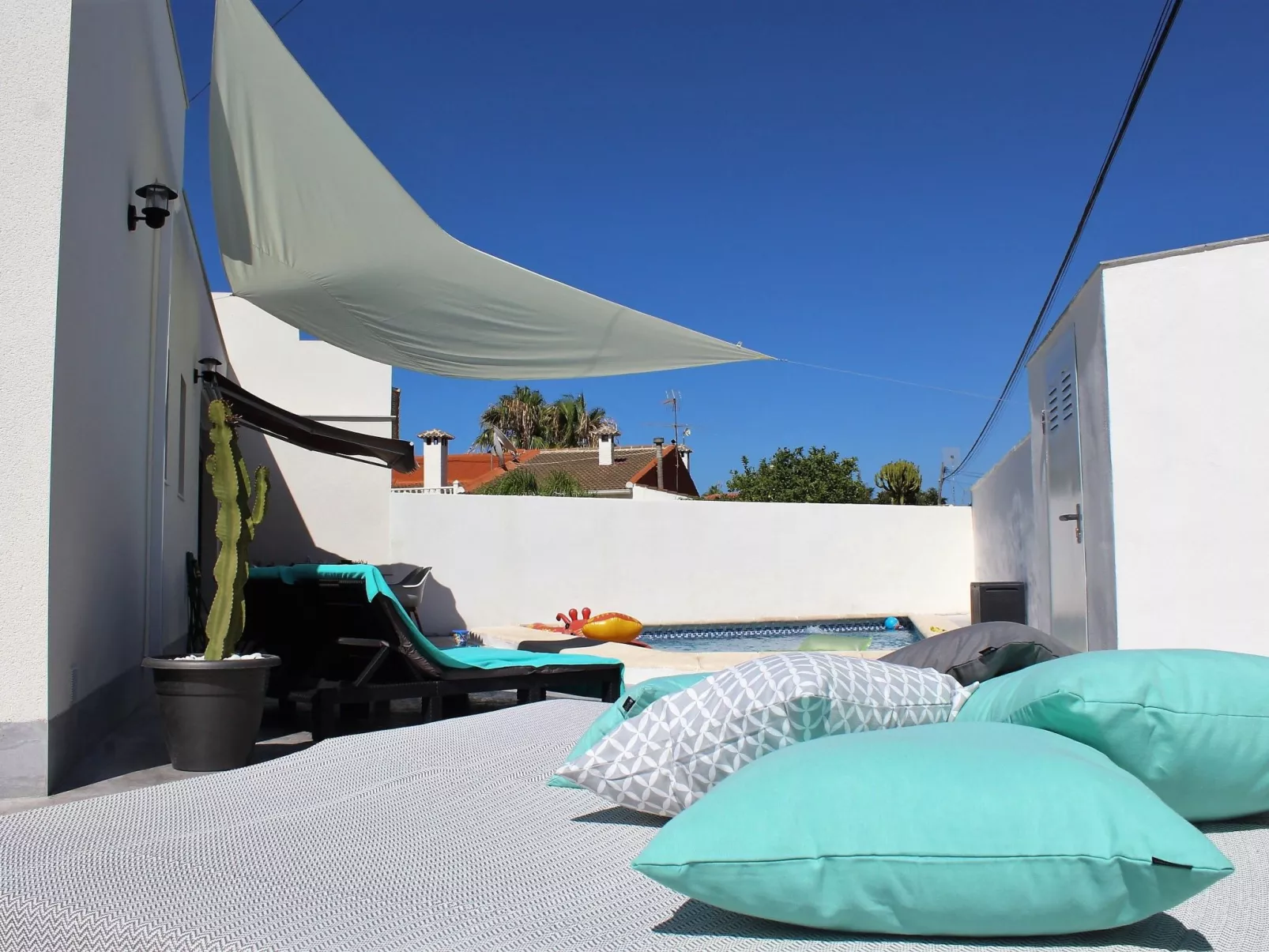 "Arenas house" mit Pool-Dehors