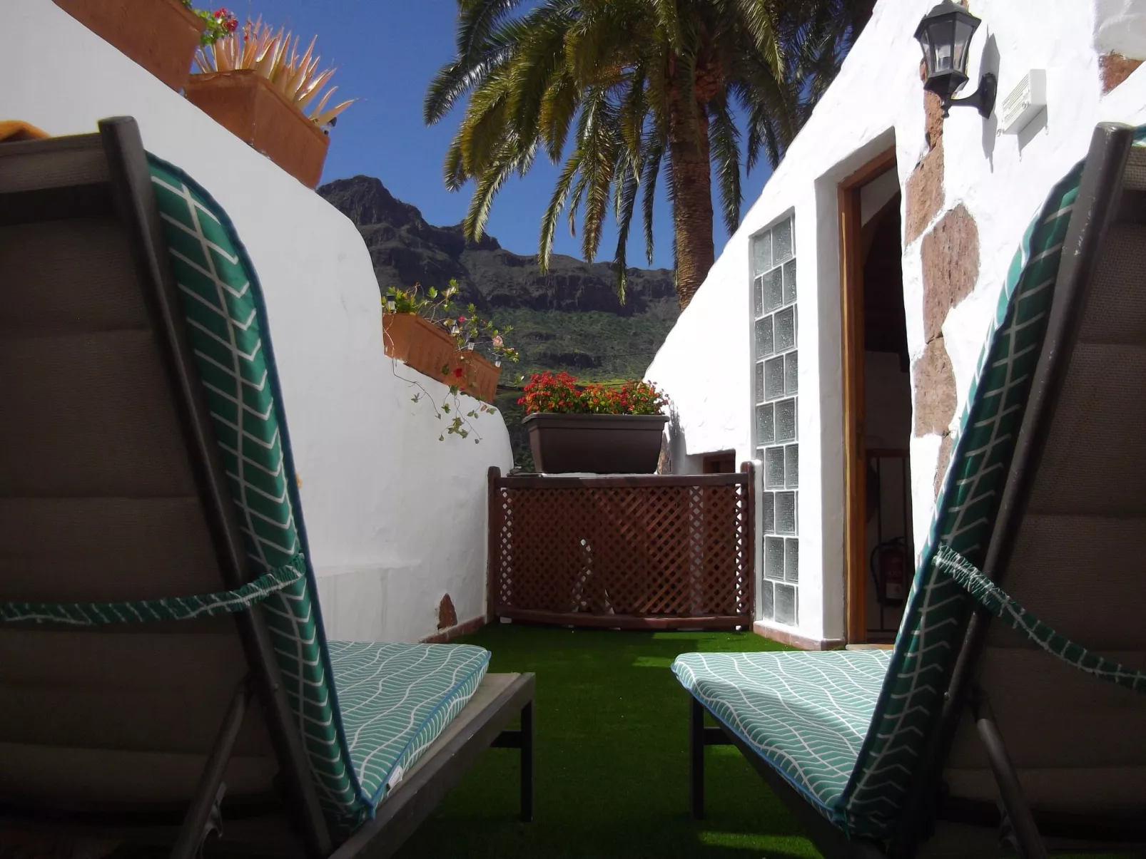 Die Schule von La Sorrueda-Outside