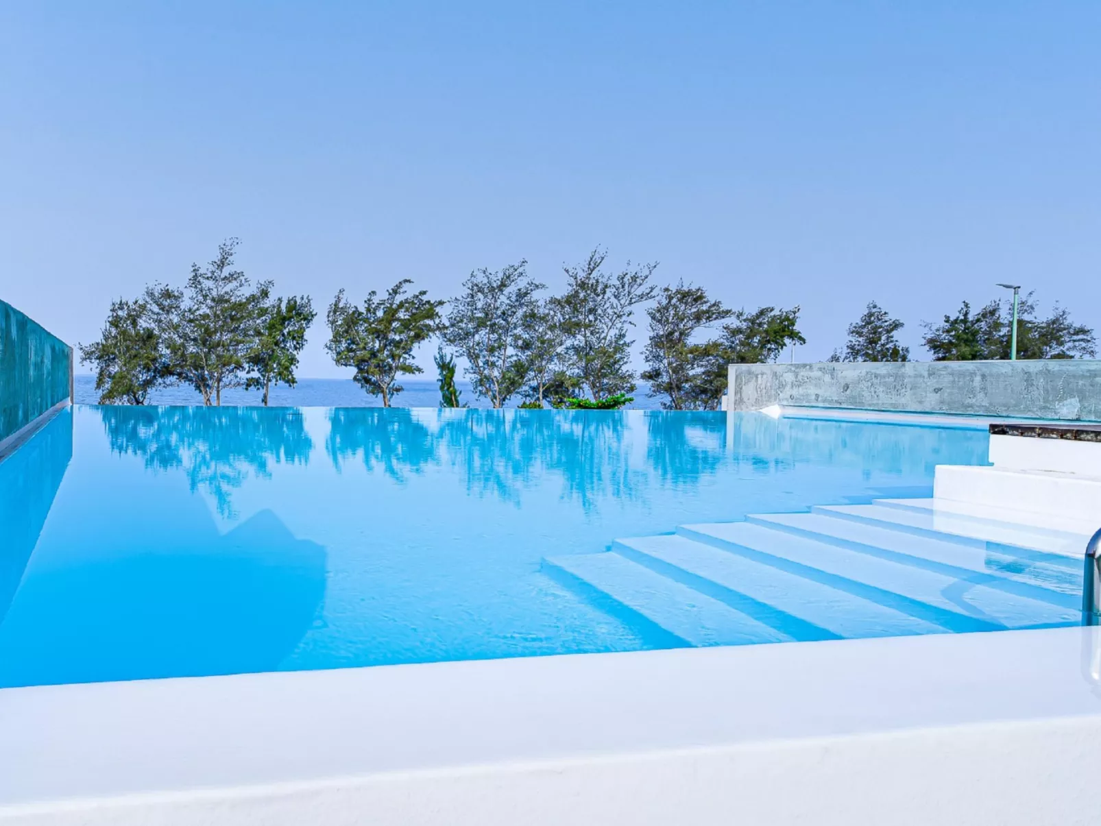 Villa mit Wasserblick-Image-tags.info