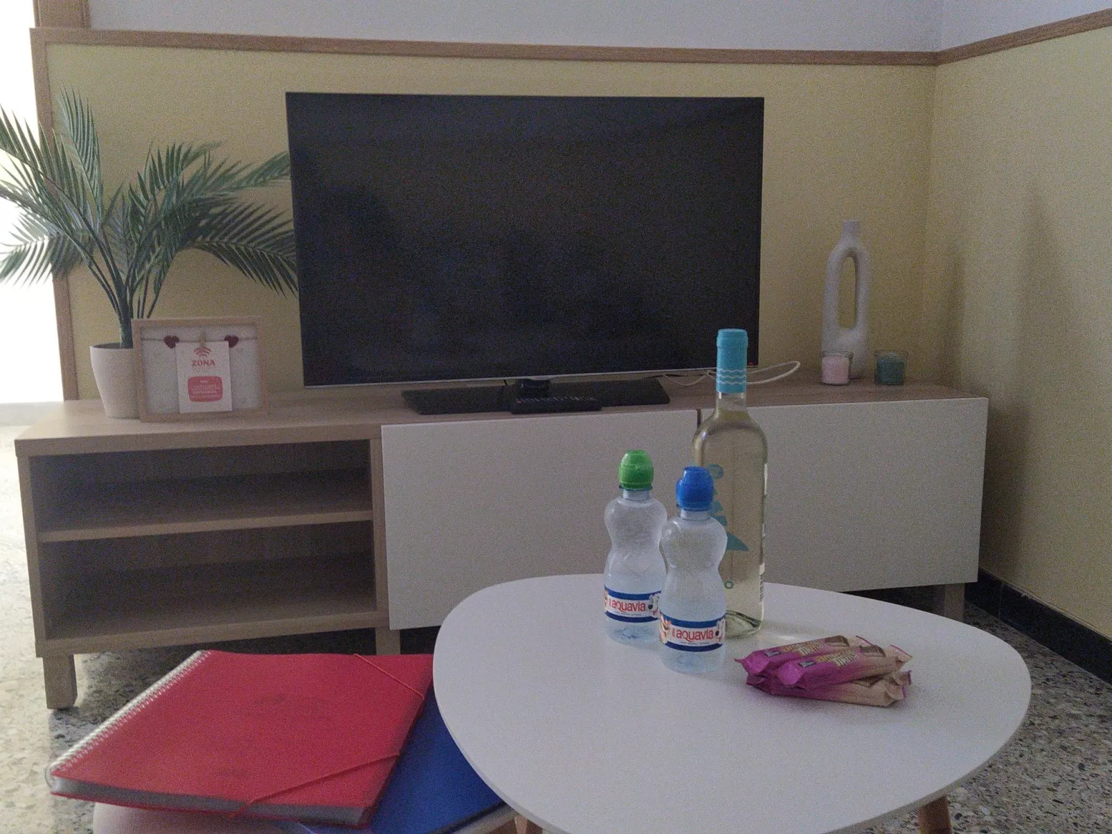 Edara Home - Haus mit privatem Garten-Drinnen