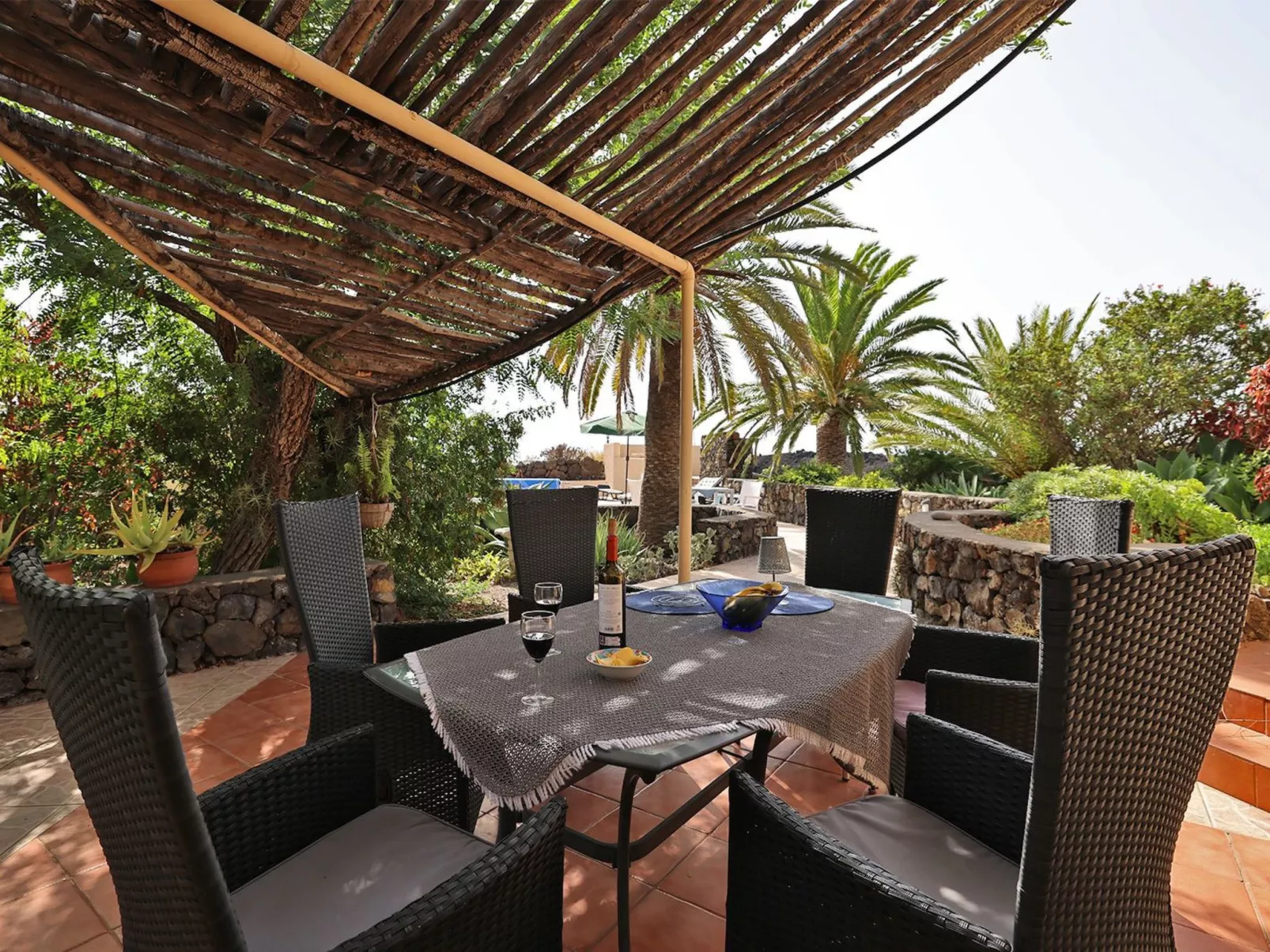 Perla del Sol-Outside