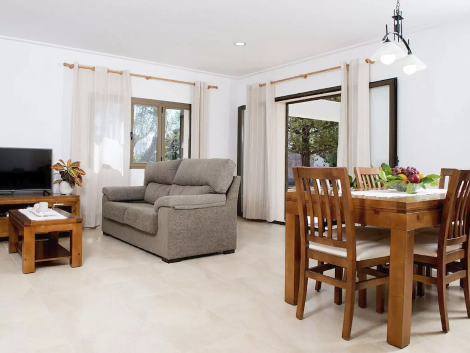 Schöne Villa in Cala Millor, Cala Bona-Drinnen