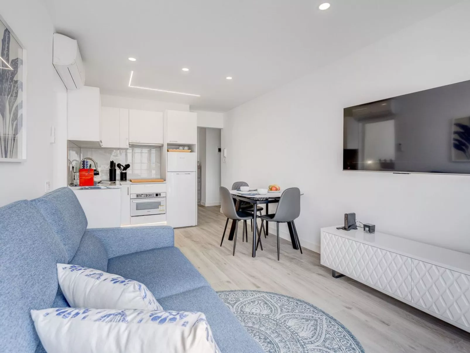 Los Diamantes-Inside