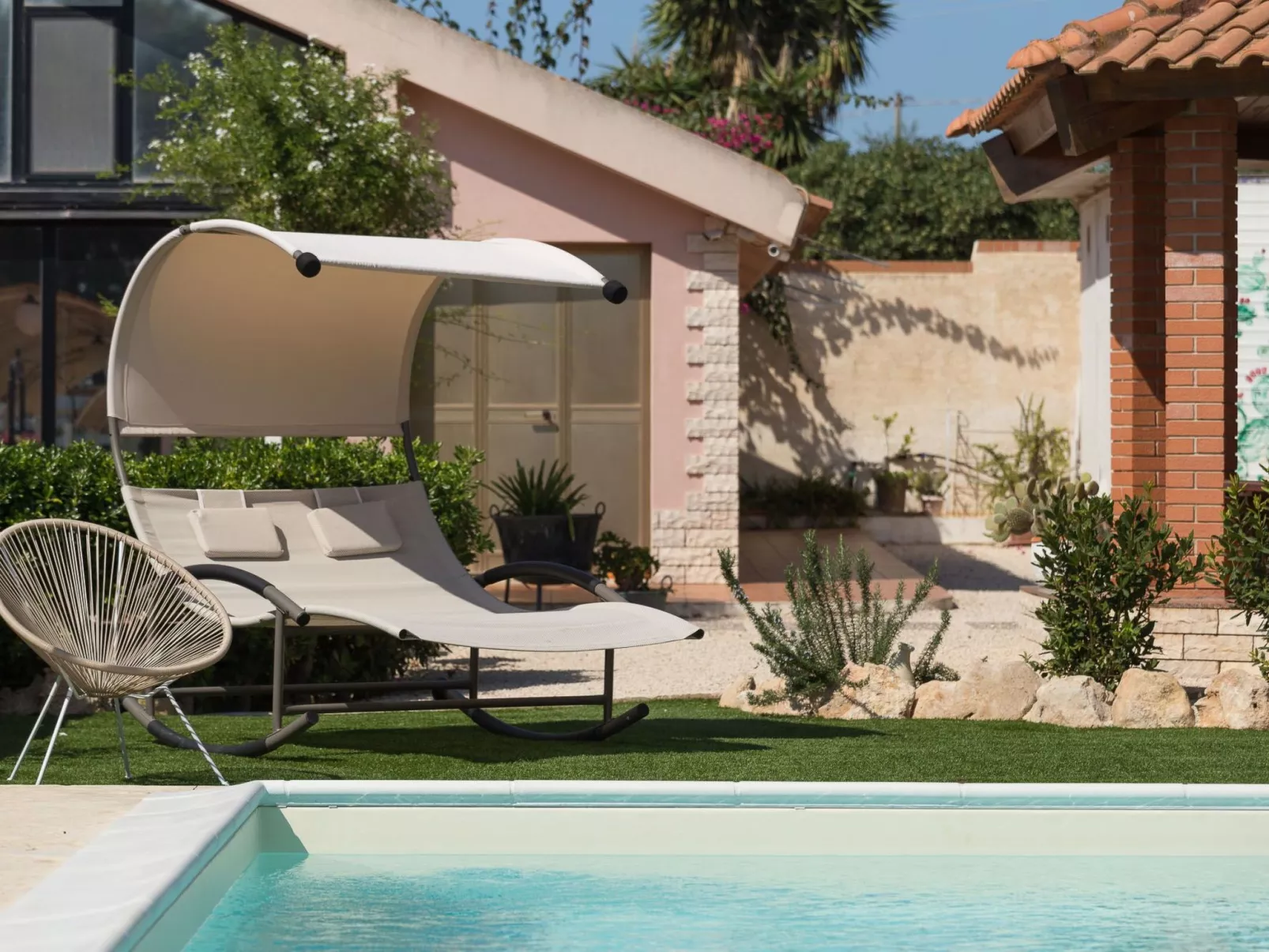 Angenehmes Haus mit privatem Pool-Outside