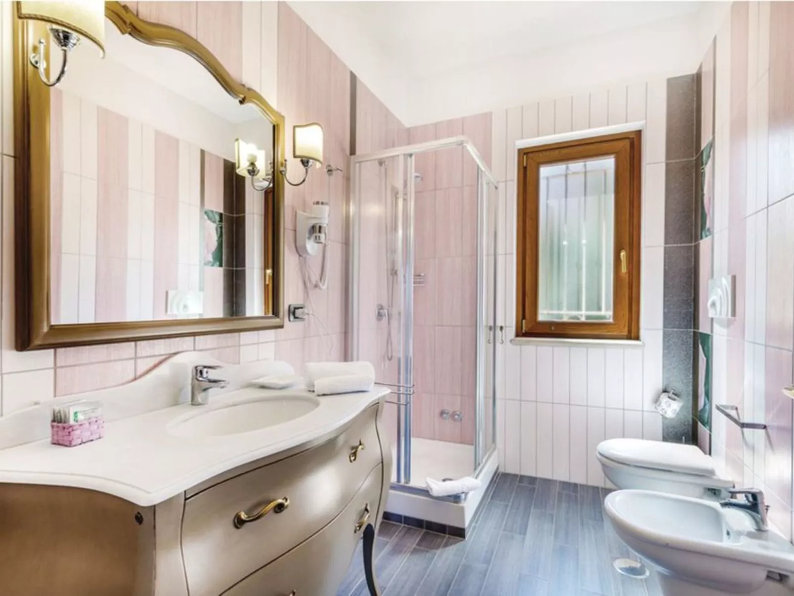 Mit Aussicht und Pool-Image-tags.info