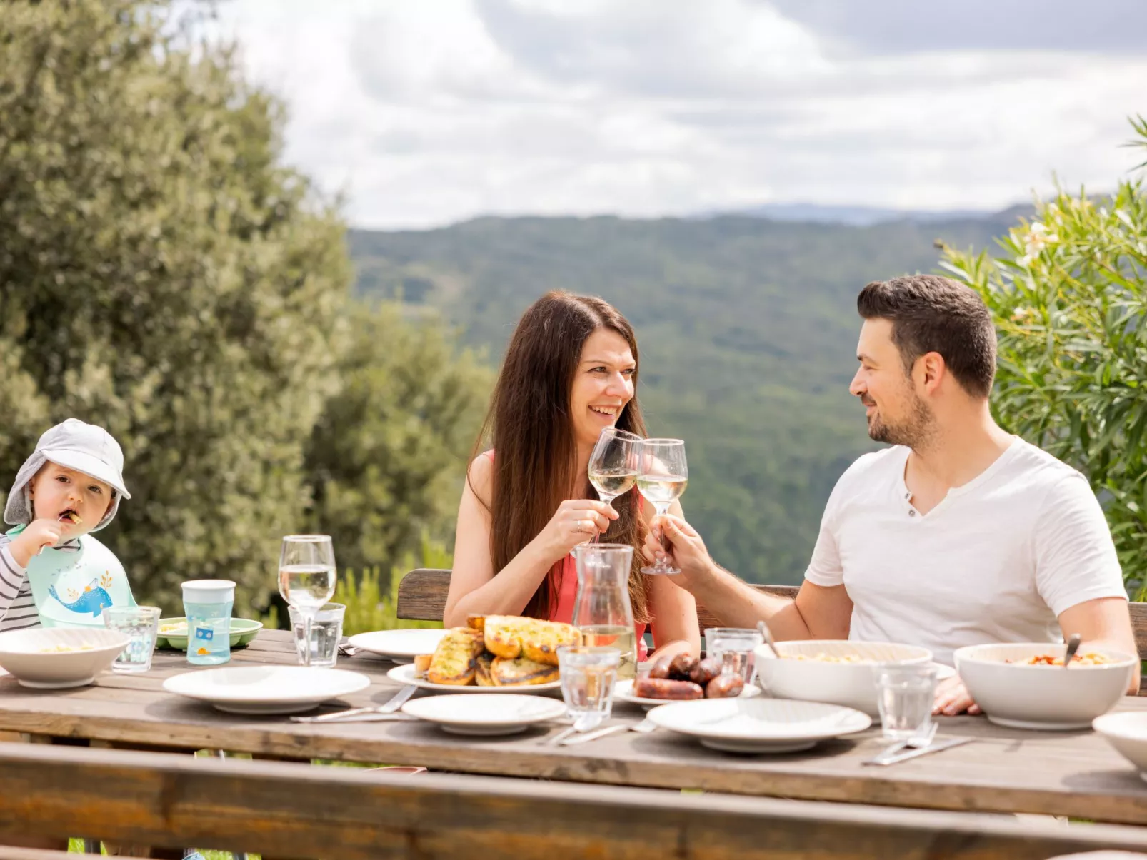 Landgut mit eigenem Parkplatz-Draußen