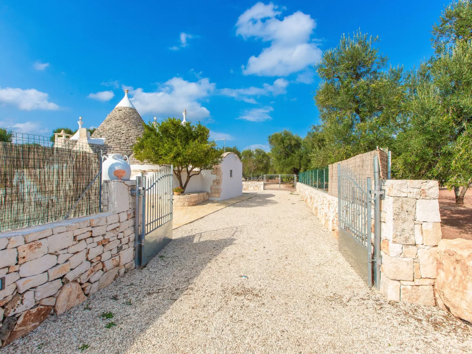 TRULLO  mit pool OSTUNI: Kostenlos: Bettwäsche und Handtücher, 2 Fahrräder, 1 H-Draußen