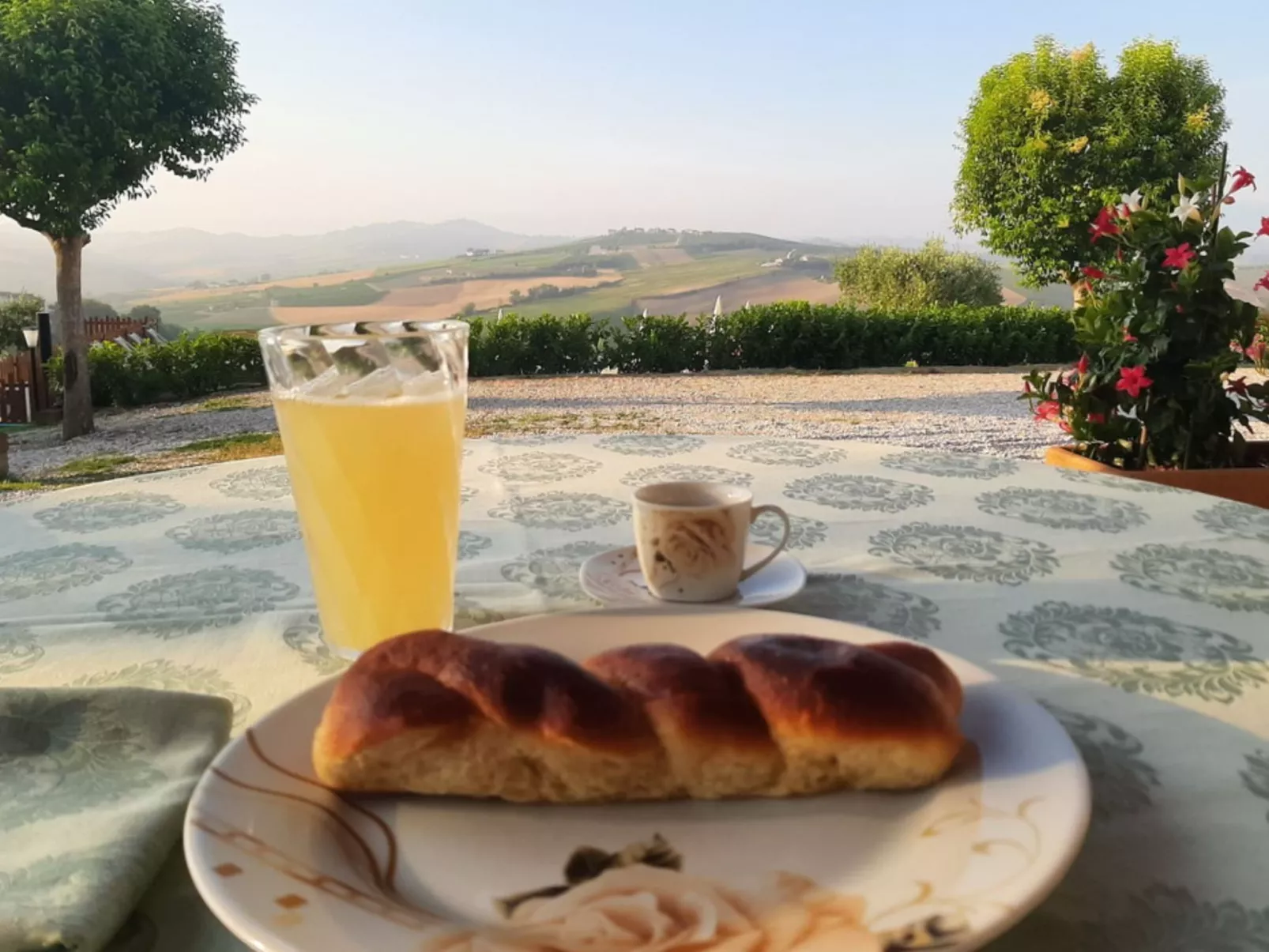 Villa mit atemberaubender Aussicht und privatem Pool-Image-tags.info