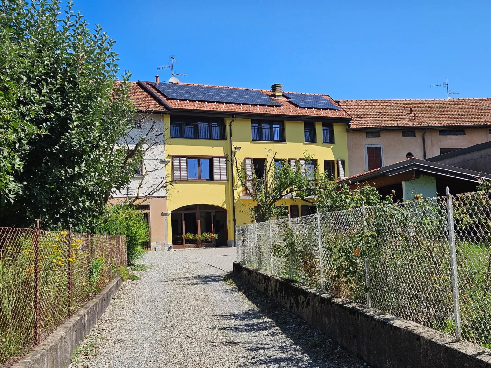 Zwischen Seen und Hügeln in Pina by Holiday World-Draußen