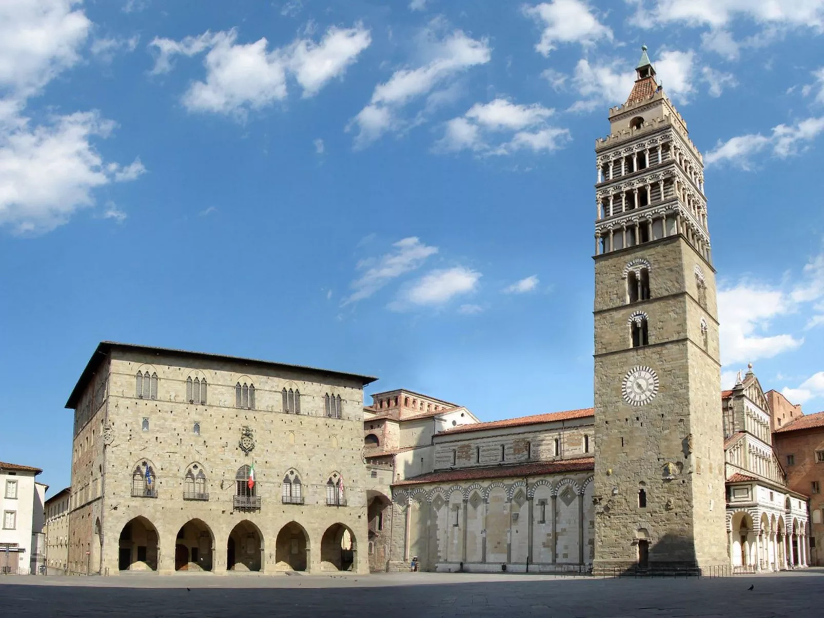 Meisterhaussiedlung mit Schwimmbad-Image-tags.info