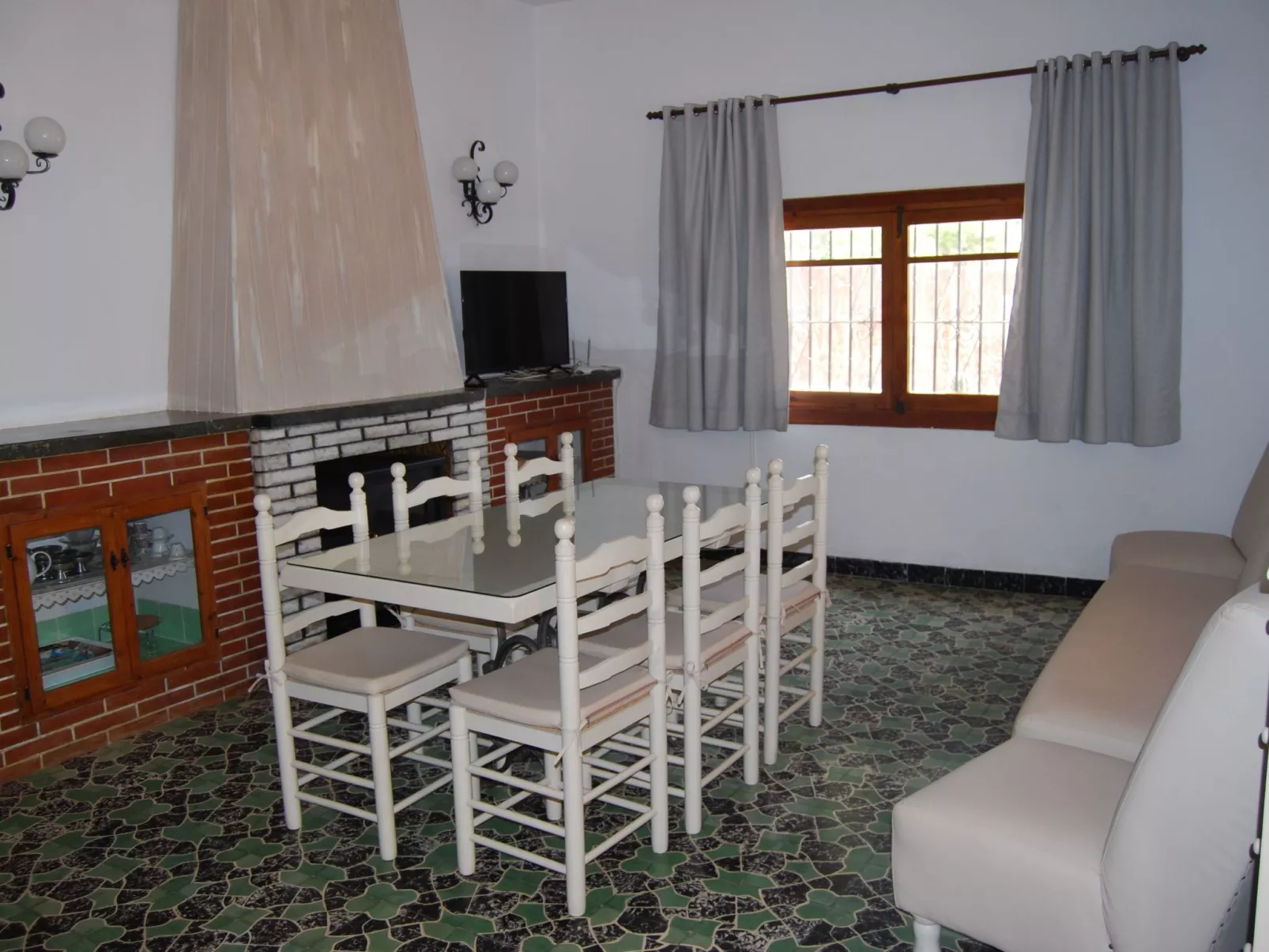 Ferienvilla, Seeblick, privater Pool und Parkplatz-Image-tags.info