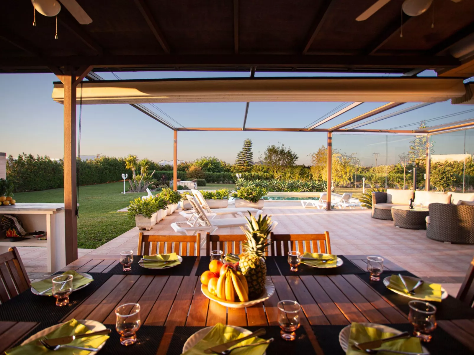 Can Vanrell, mit Schwimmbad, Jacuzzi und Rasenfläche.-Inside