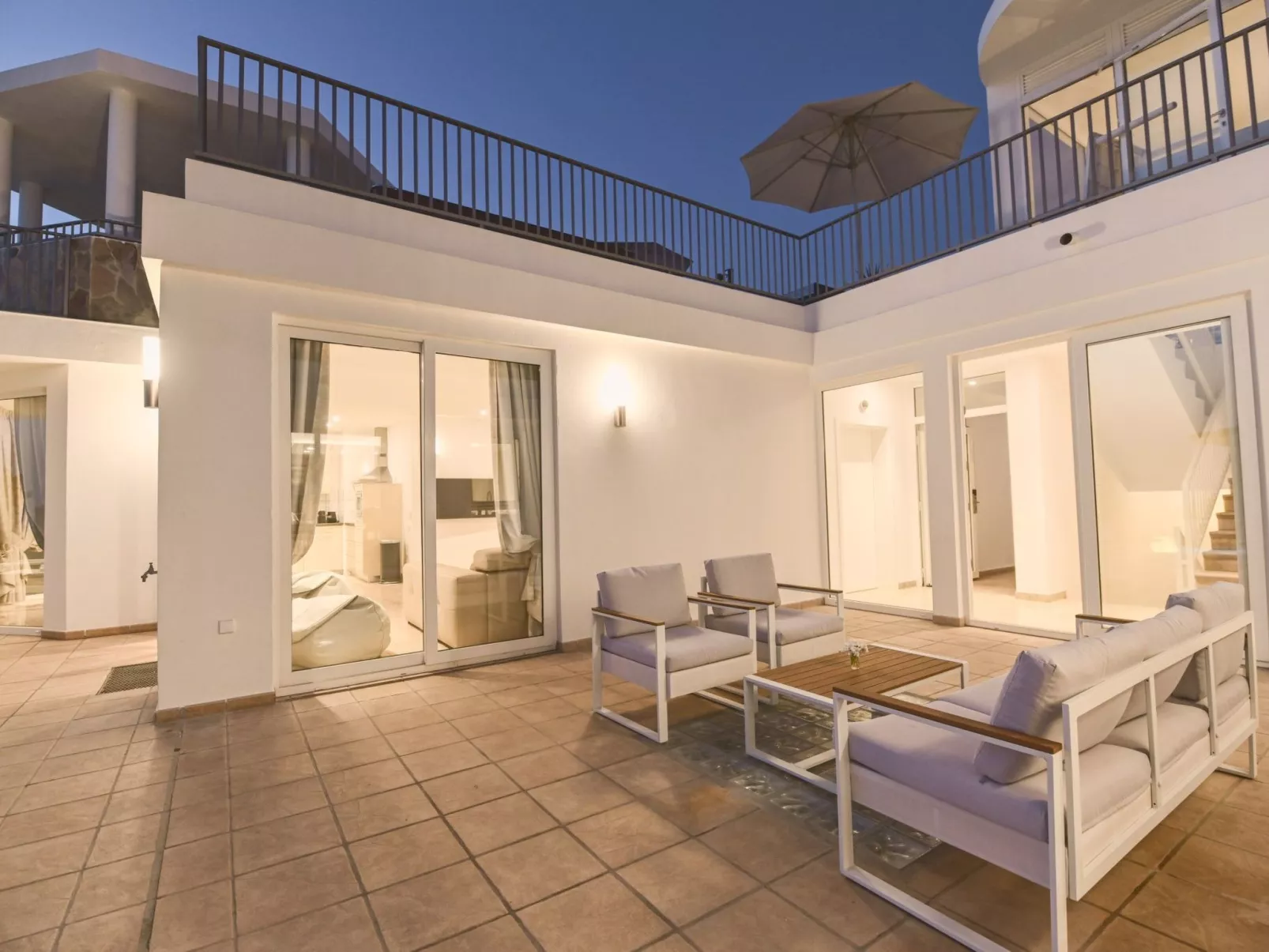 In Adeje mit privatem Pool-Inside