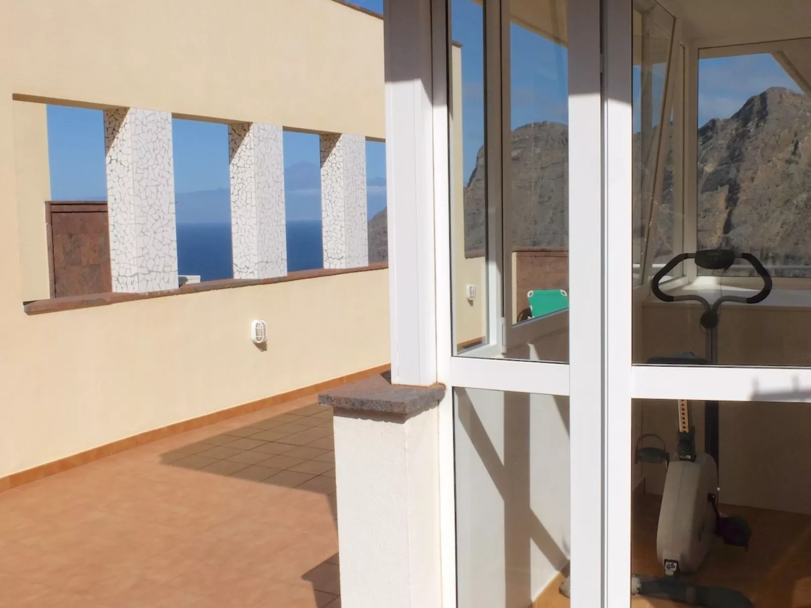 Komfortable geräumige Wohnung mit bester Aussicht 5p max-Outside