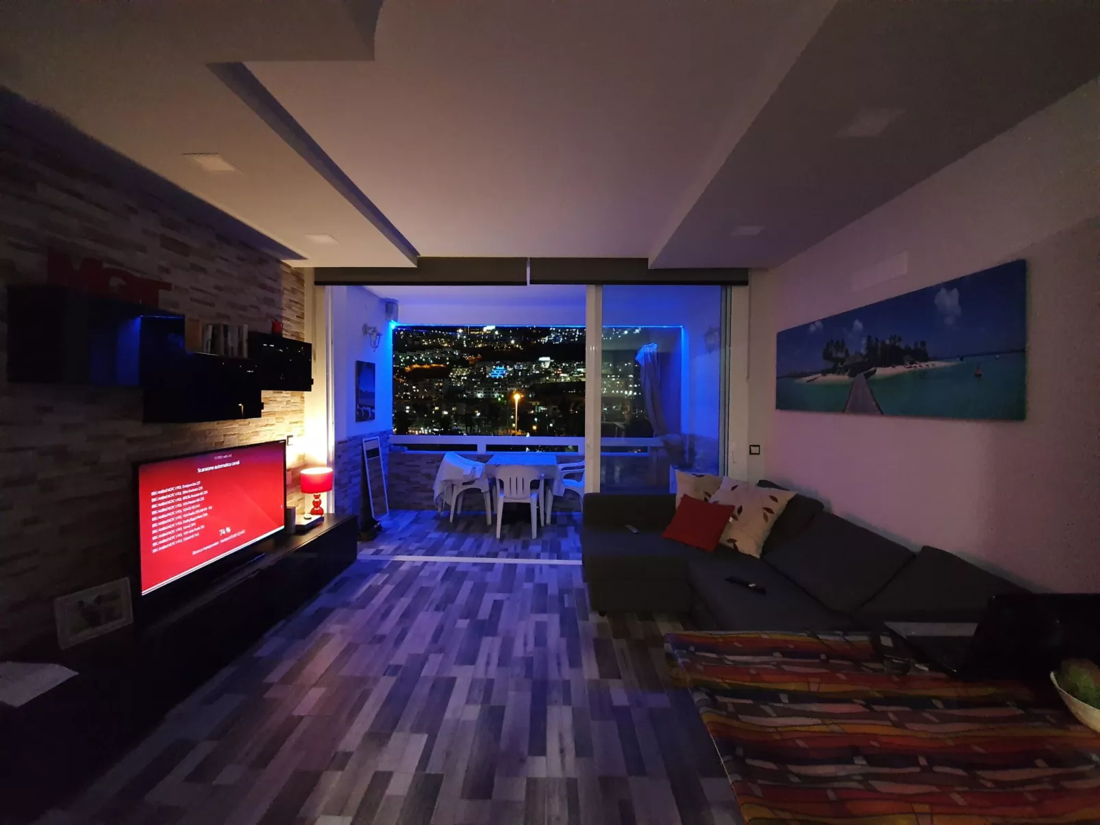 Schöne und romantische Aussichten bei Tag und Nacht-Inside