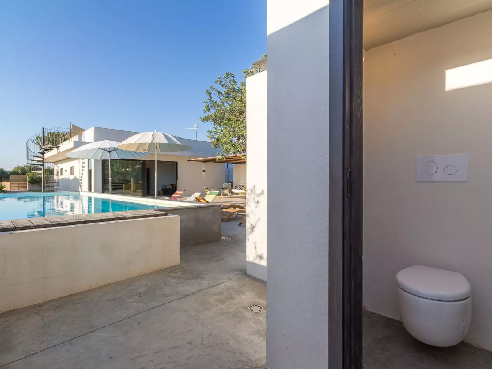 Demetra, moderne Villa mit Pool und Meerblick-Outside