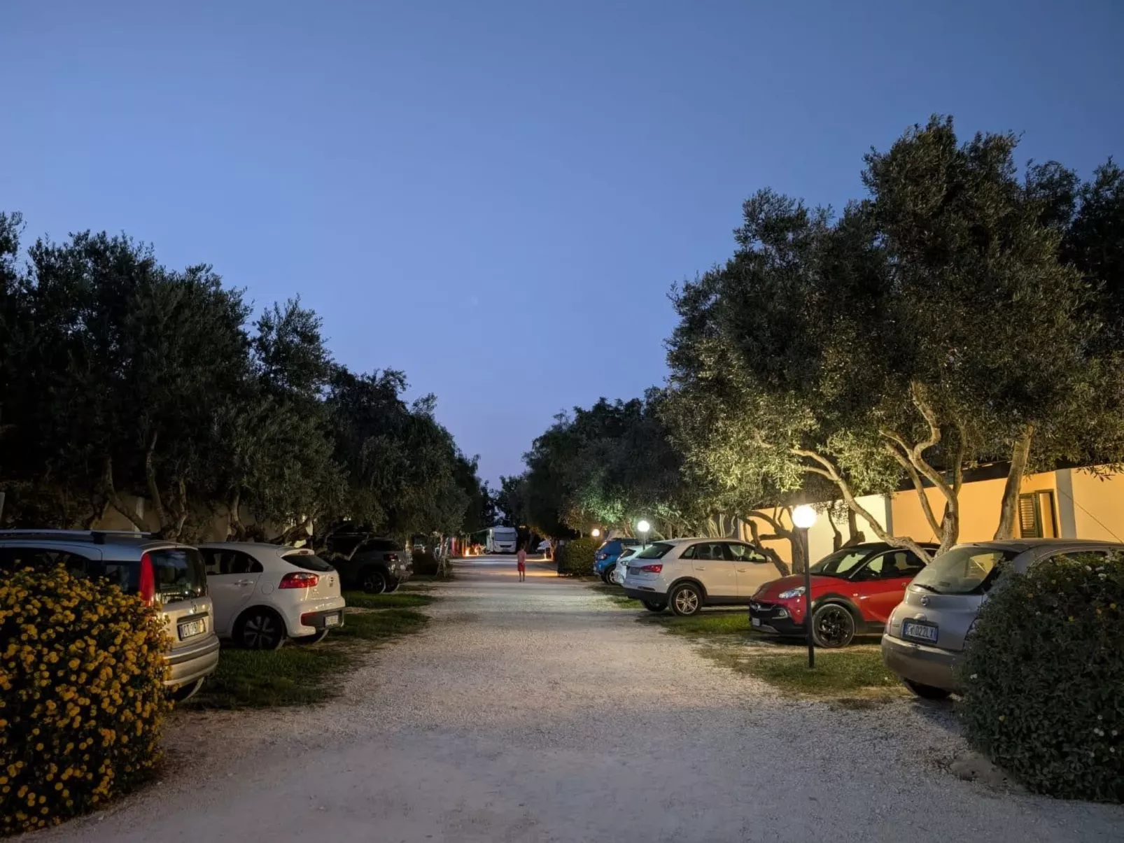 In Marsala mit Terrasse, gemeinschaftlichem Pool und Grill-Draußen