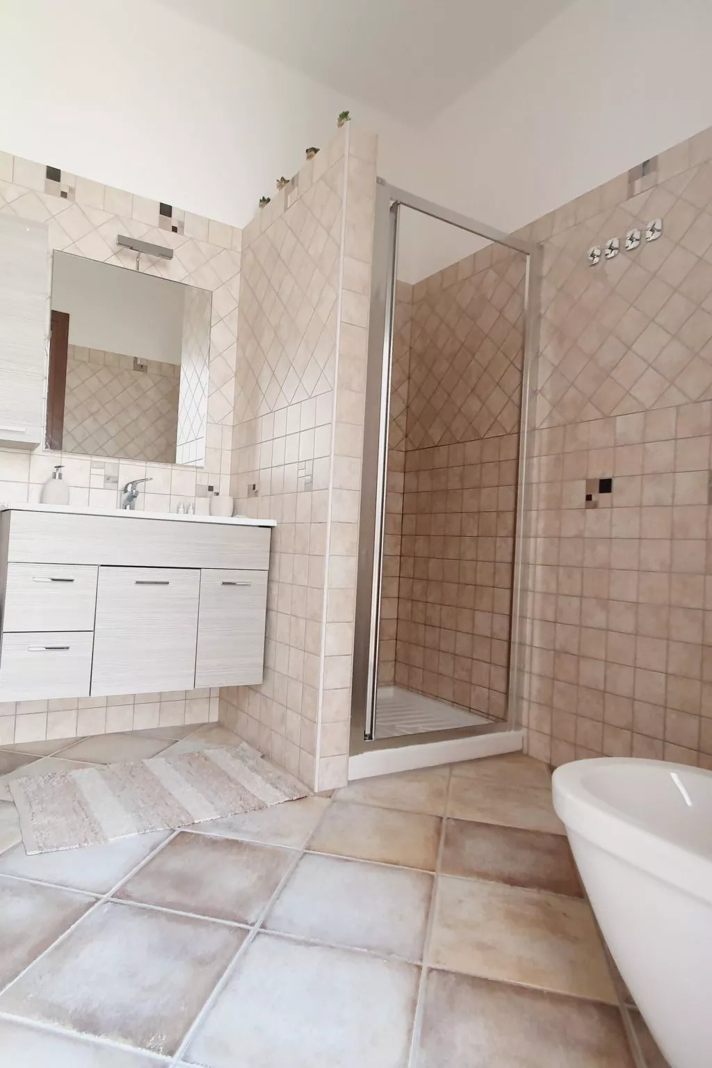 Elegantes Haus in der Nähe des Zentrums-Drinnen