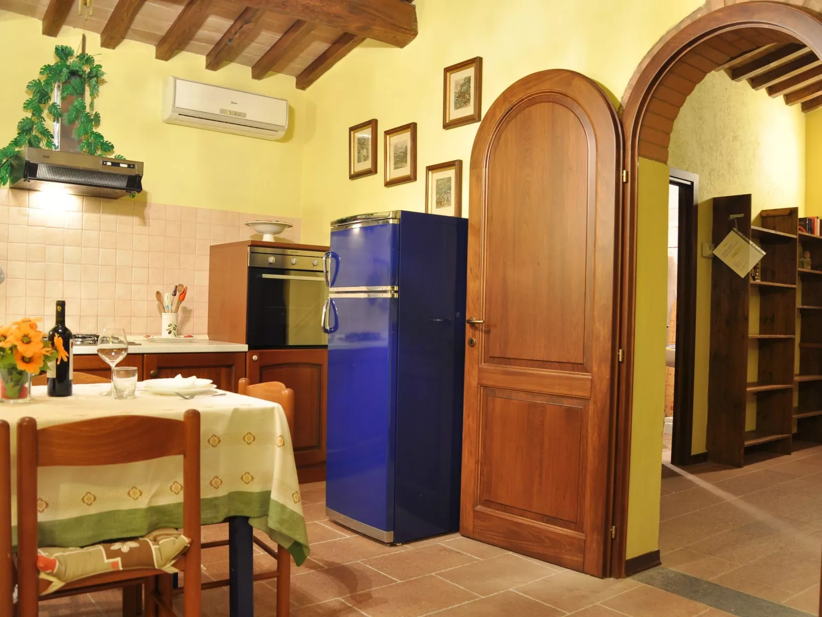 Pfirsichhaus mit Schwimmbad, Jacuzzi und privatem Garten-Dedans