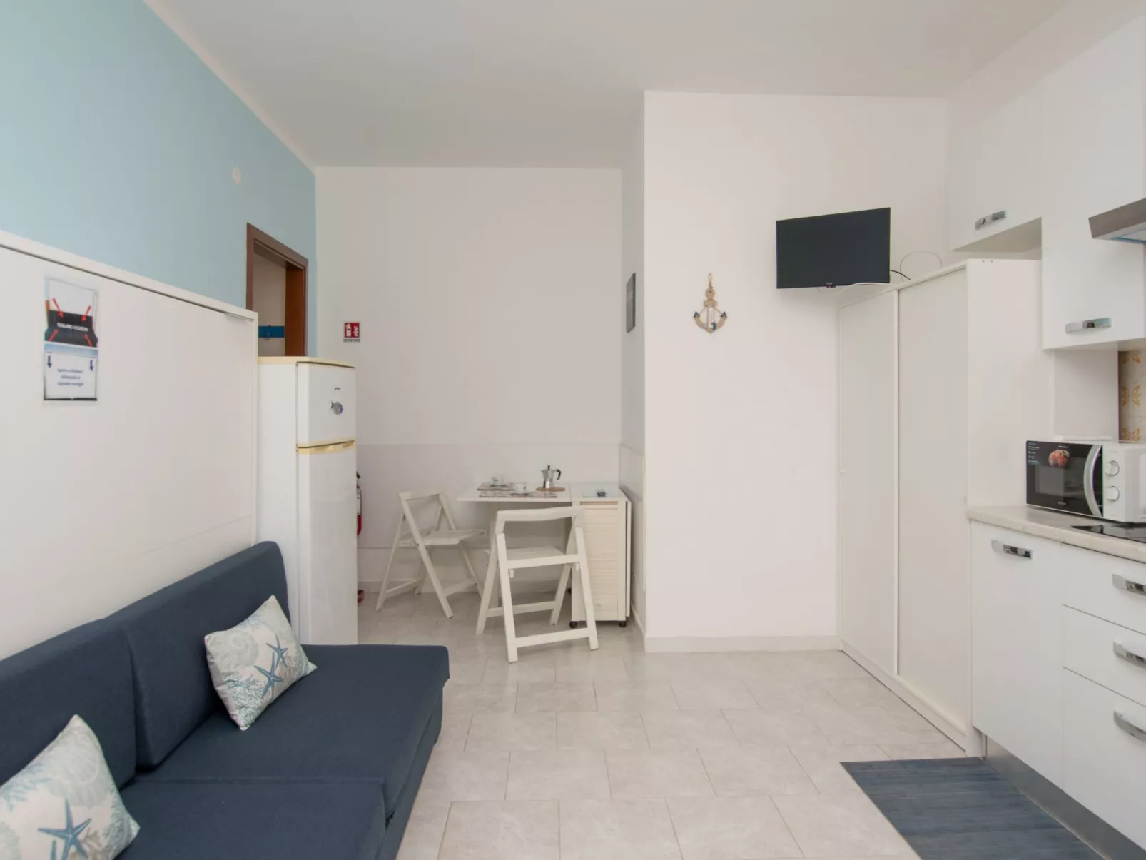 Studio 'Türkis' mit Terrasse-Drinnen