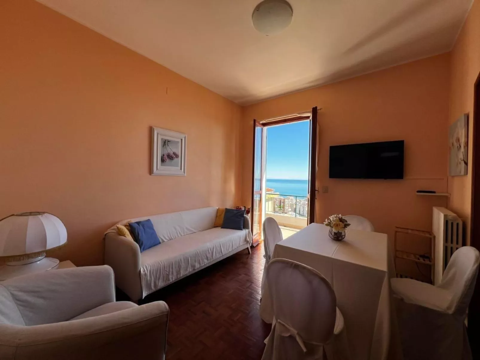 Blauer Horizont-Drinnen