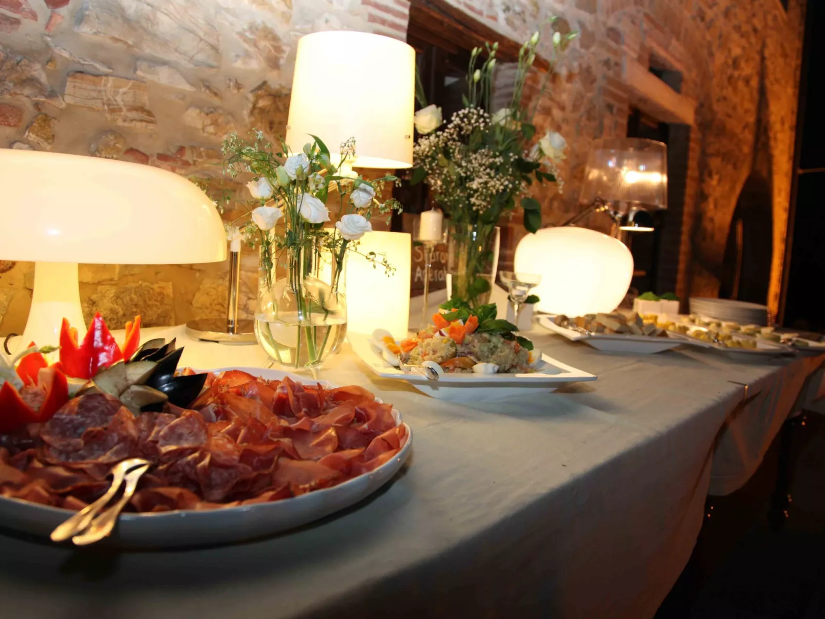 Wohnung mit Terrasse-Draußen