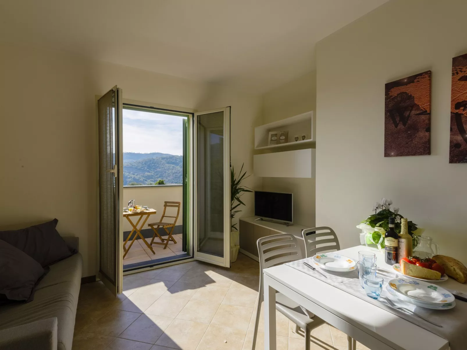 Gloria del Mare - Schwimmbad mit Meerblick - Drinnen