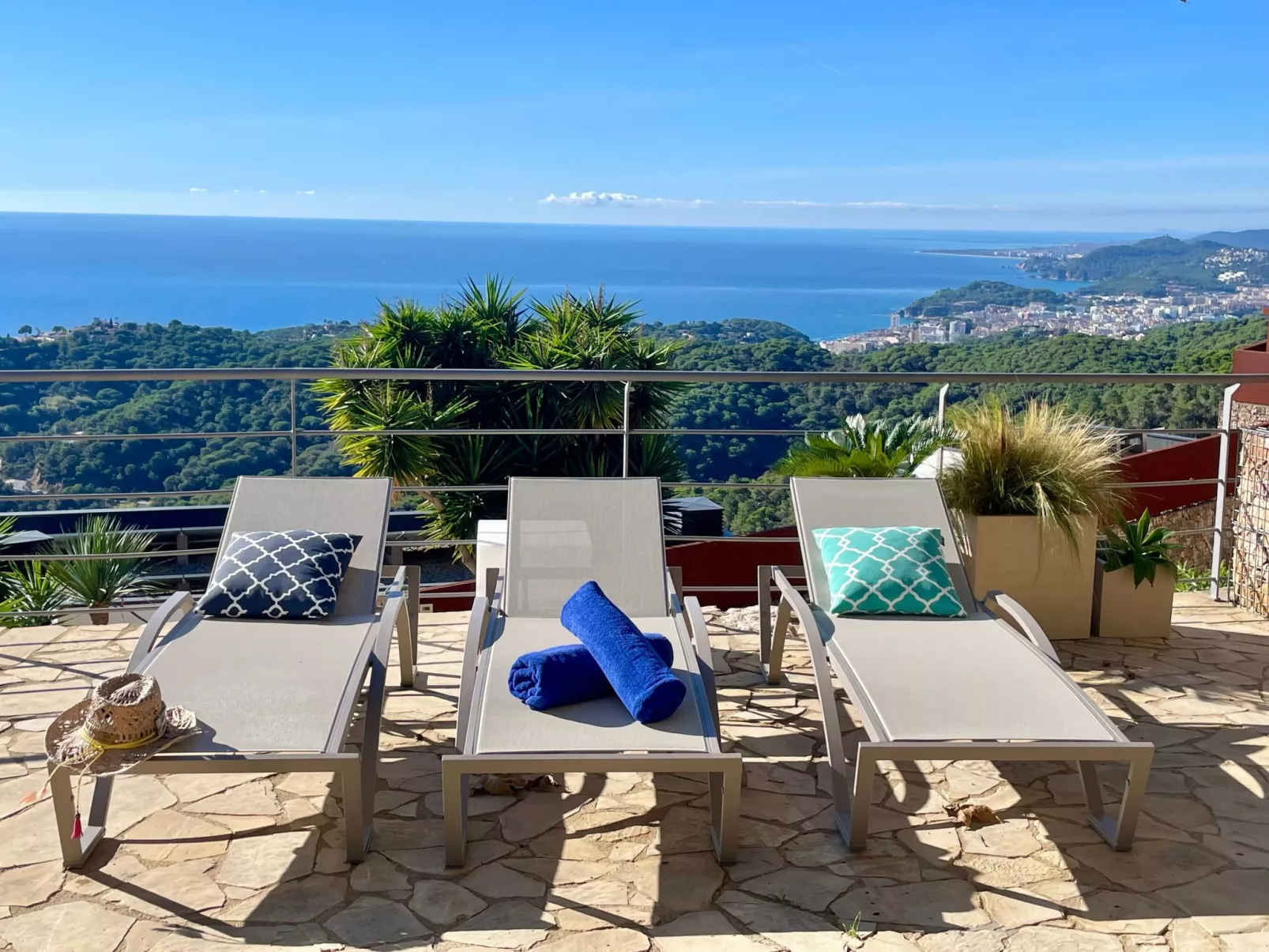 Villa Joie de Vivre - Geräumige Luxusvilla zur Miete-Image-tags.info