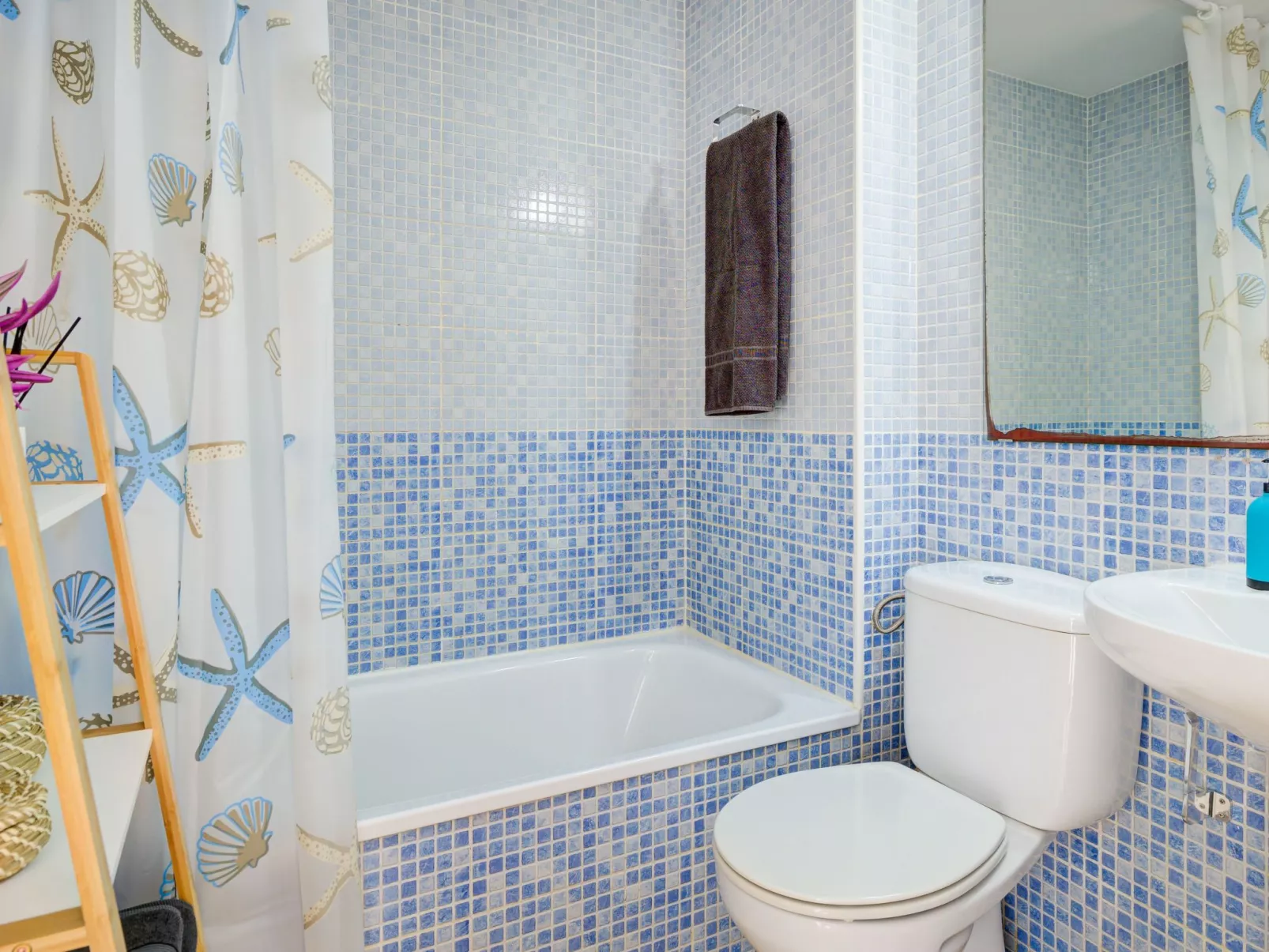 Private Terrasse, Schwimmbad, Parkplatz, Wi-Fi, TvSat-Inside