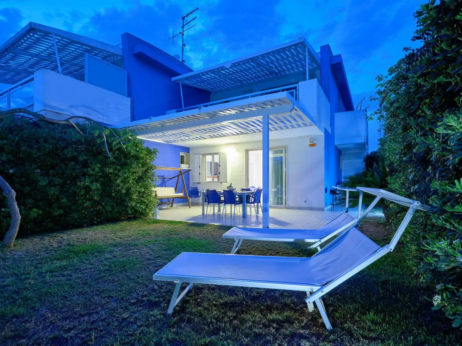 In Marina Di Ragusa mit Terrasse, Grill und Garten-Image-tags.info