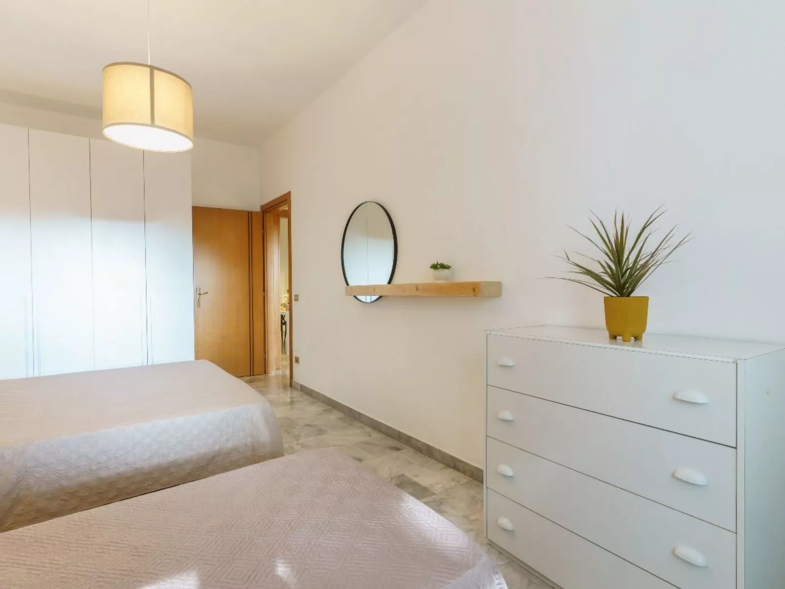 'Villa Nami' in Strandnähe-Dedans