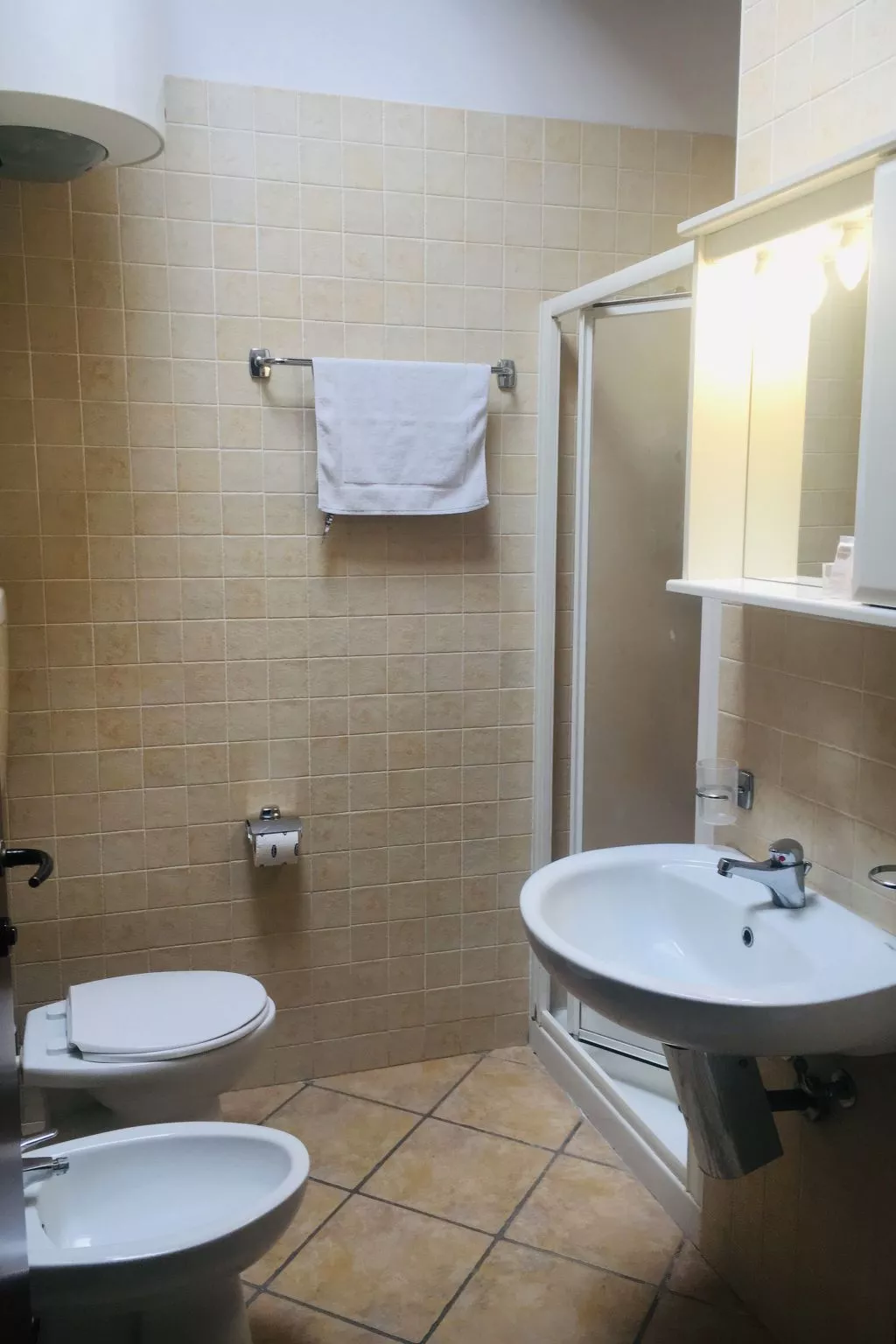 Wunderschöne Wohnung in Lido Di Spina mit Möbliertem Balkon-Inside