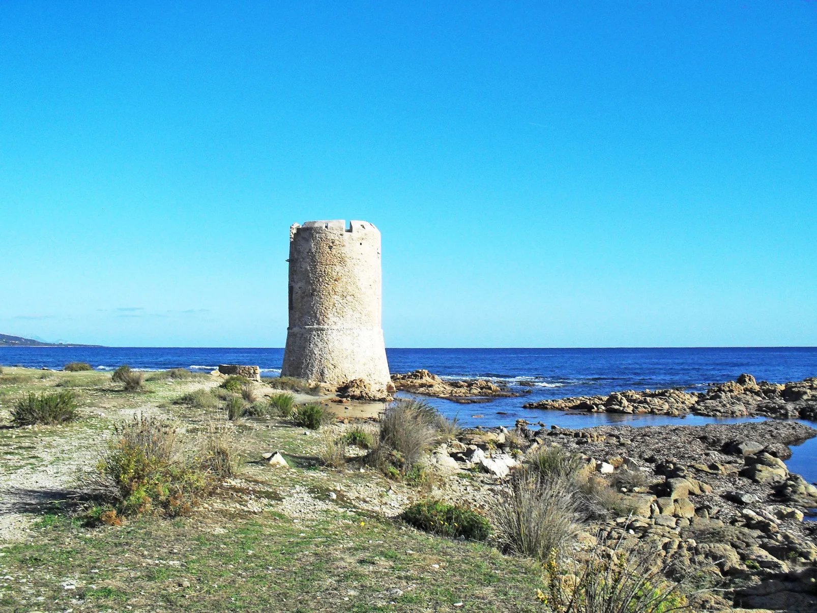 Haus in La Caletta mit Garten und Grill-Area